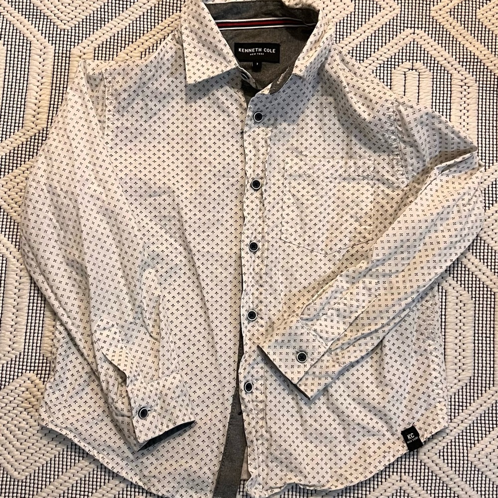 Kenneth Cole Patterned Button-Up Shirt